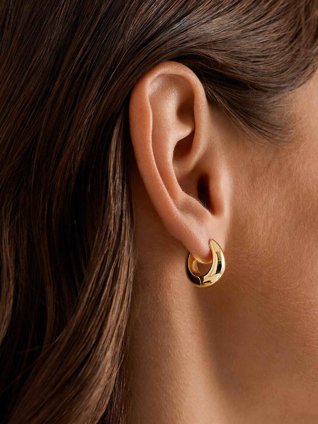 18K Gold Daily Loop Huggie Hoop Earrings – OOTDY