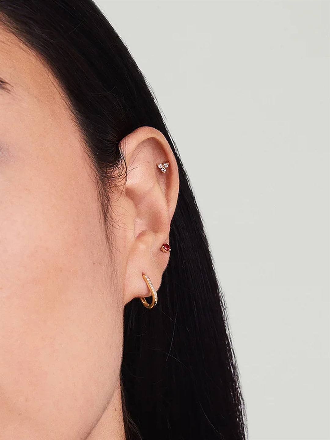 Mini Garnet Studs - Stud Earrings - OOTDY