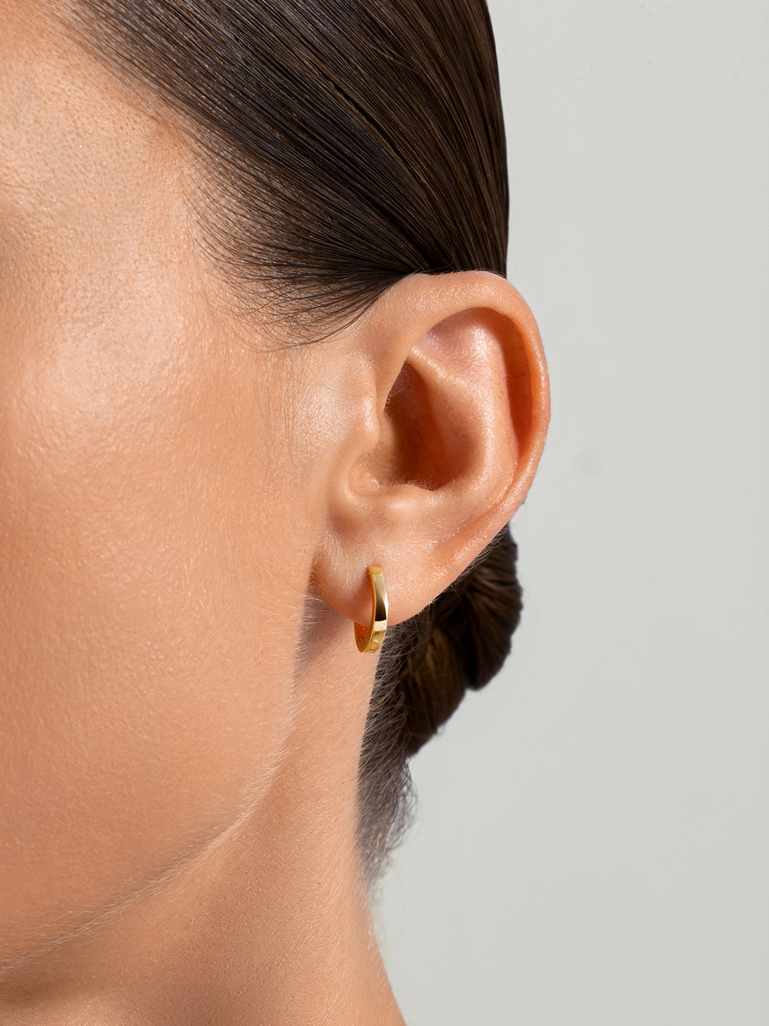 Daily Bold Small Hoops - Huggie Earrings - OOTDY