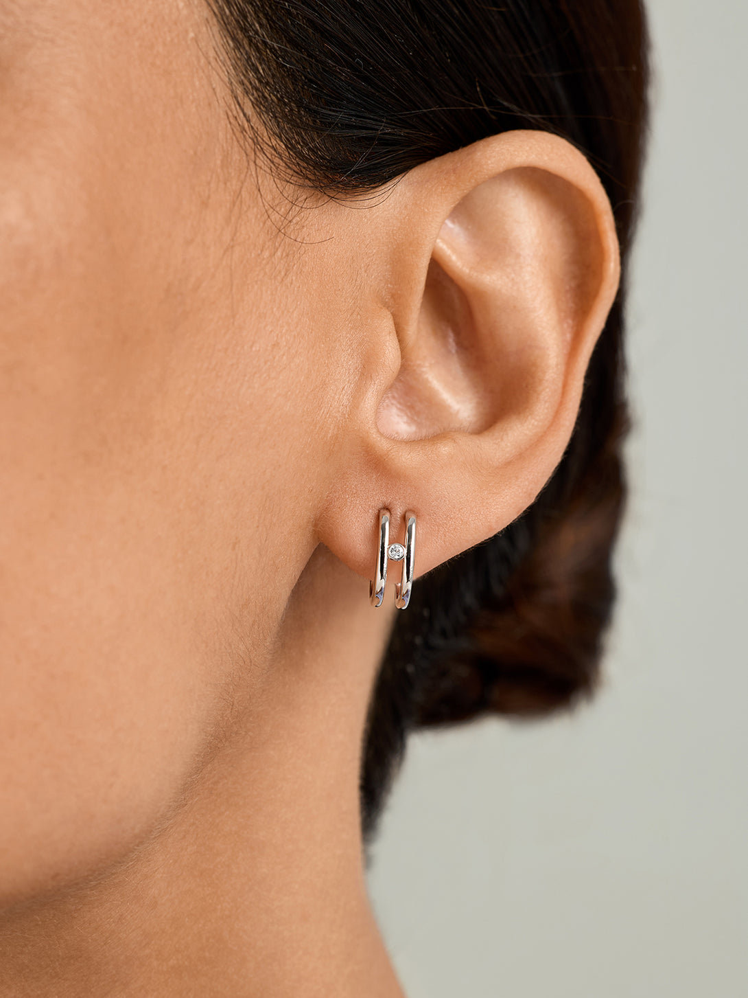 Double Curve Sapphire Huggies - Huggies Earrings - OOTDY