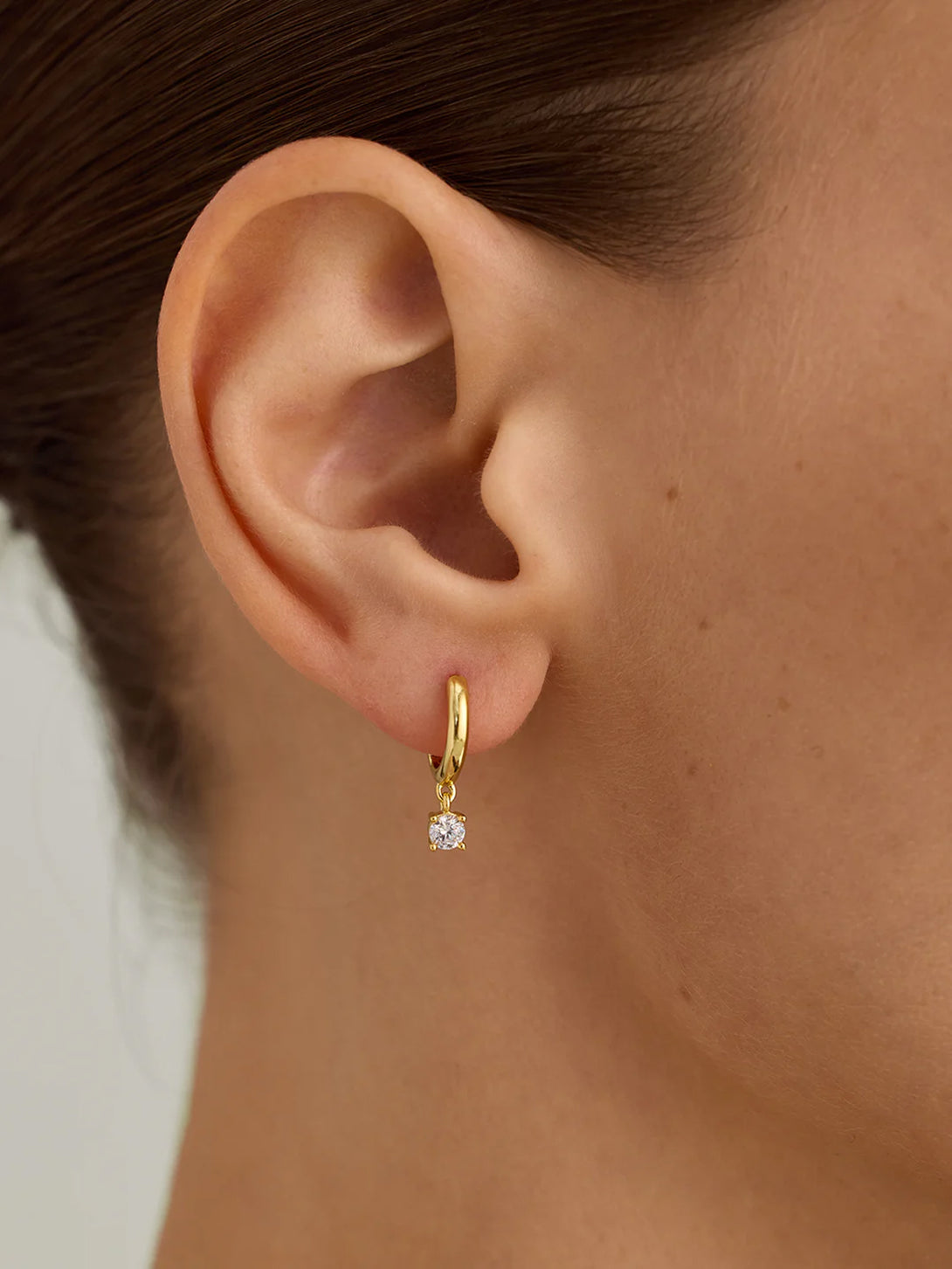 Round Diamond Drops - Drop Earrings - OOTDY
