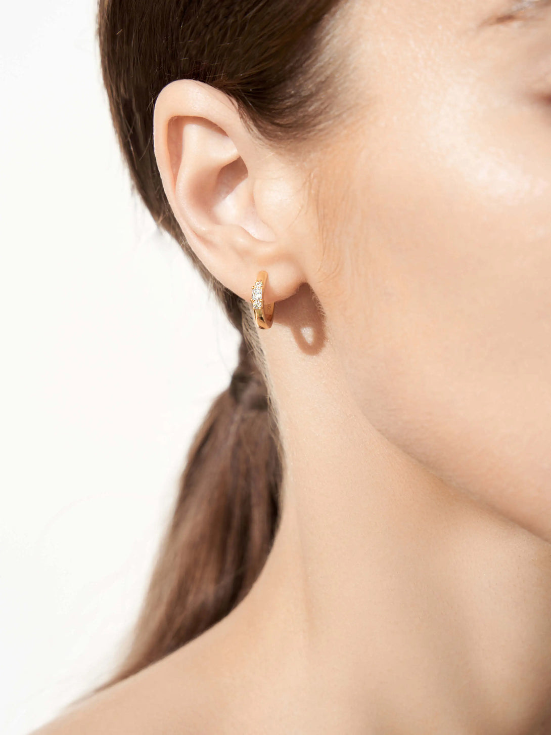 Oval Delicate Huggie Earrings - OOTDY