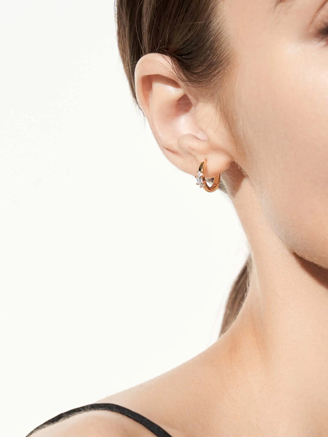 Oval Delicate Huggie Earrings - OOTDY