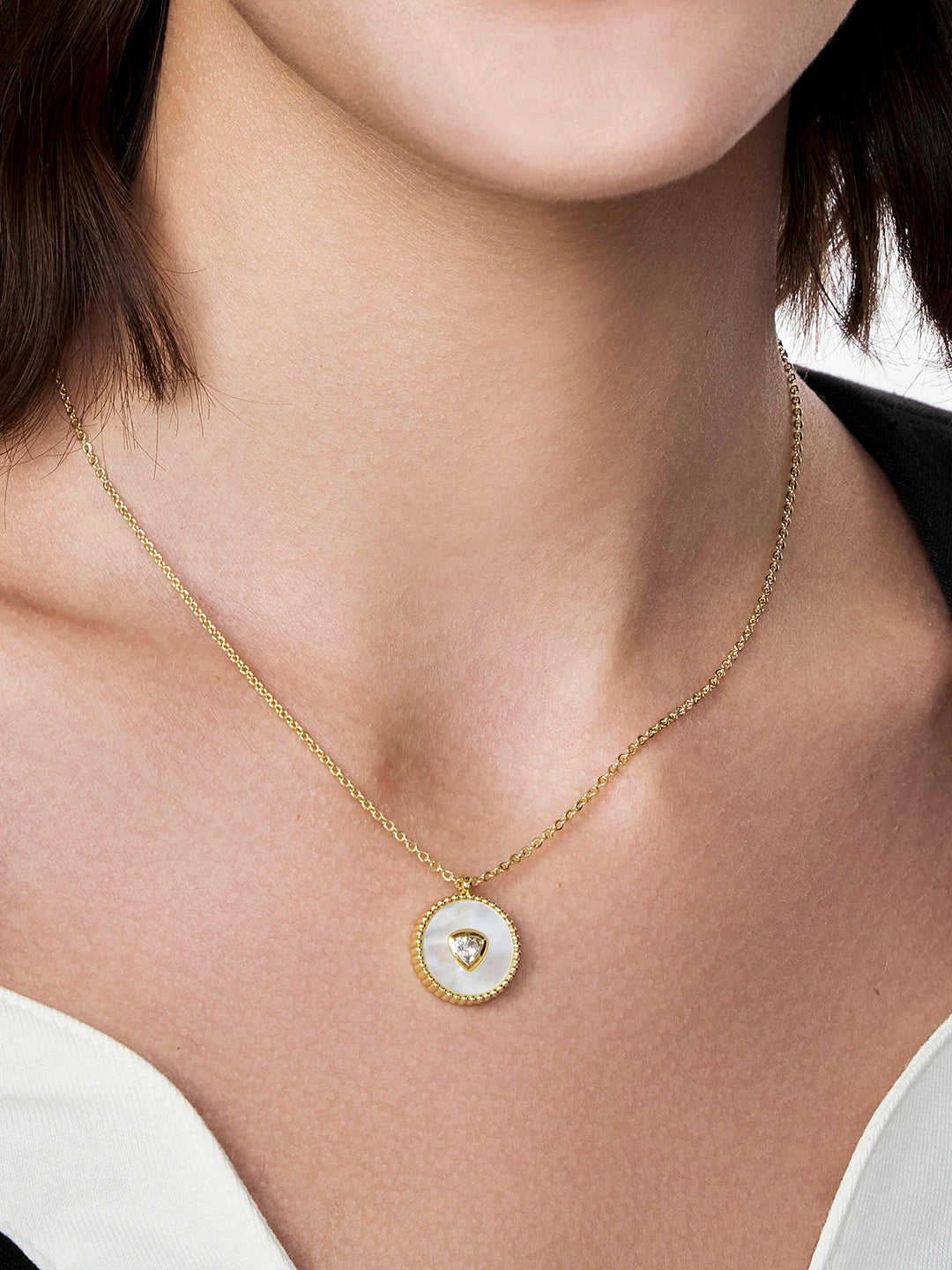 Classical Mother Of Pearl Pendant Necklace - OOTDY