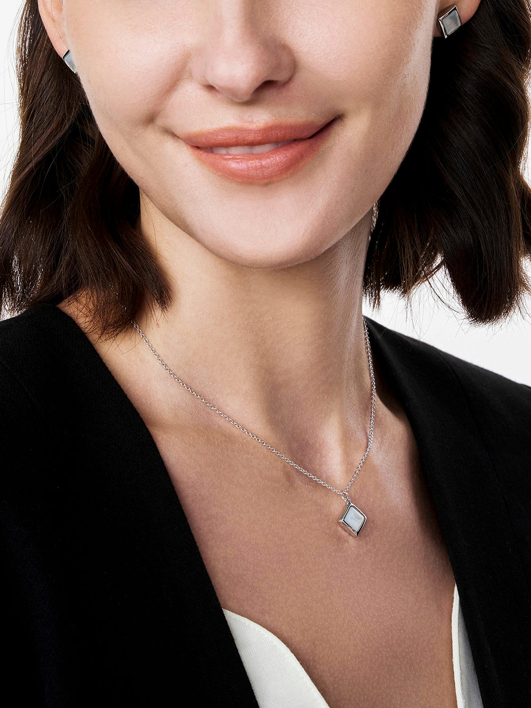 Delicate  Mother Of Pearl Pendant Necklace - OOTDY